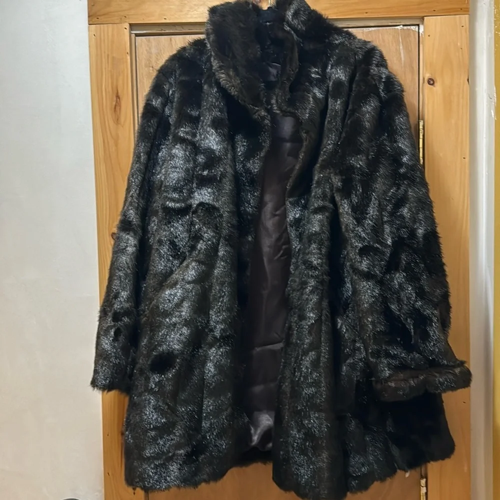 Worn once! Gorgeous ! Faux Fur mid length coat - Picture 1 of 7